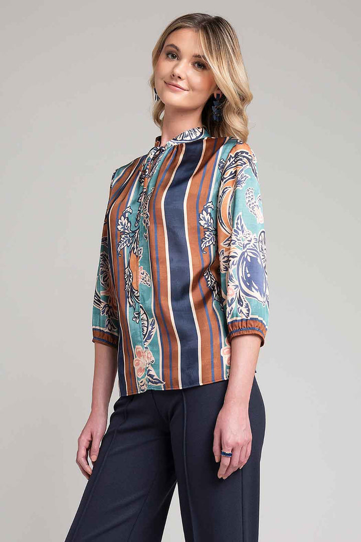Blusa De Satin Con Estampado Bohemio