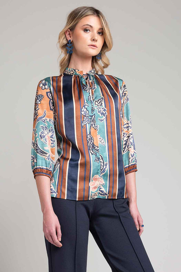 Blusa De Satin Con Estampado Bohemio