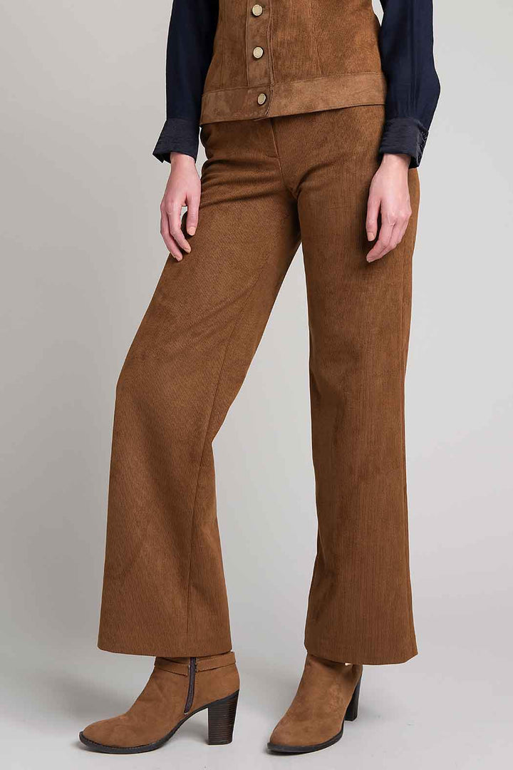 Pantalon De Gamusa Corte Recto