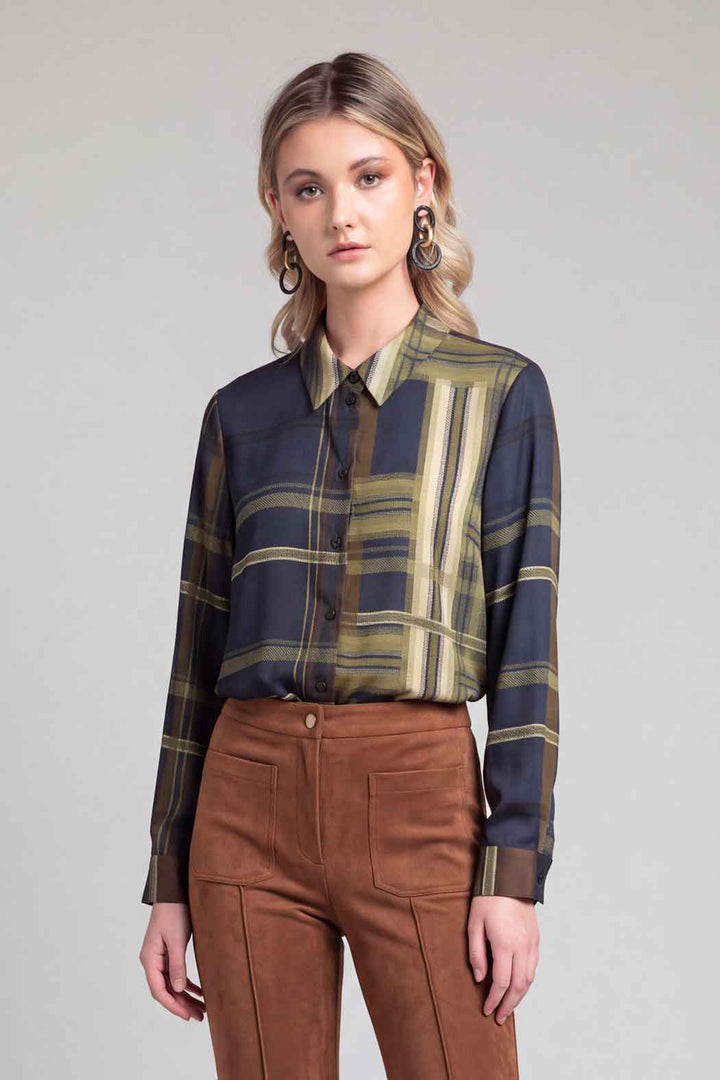 Blusa De Satin Estampada Con Manga Larga