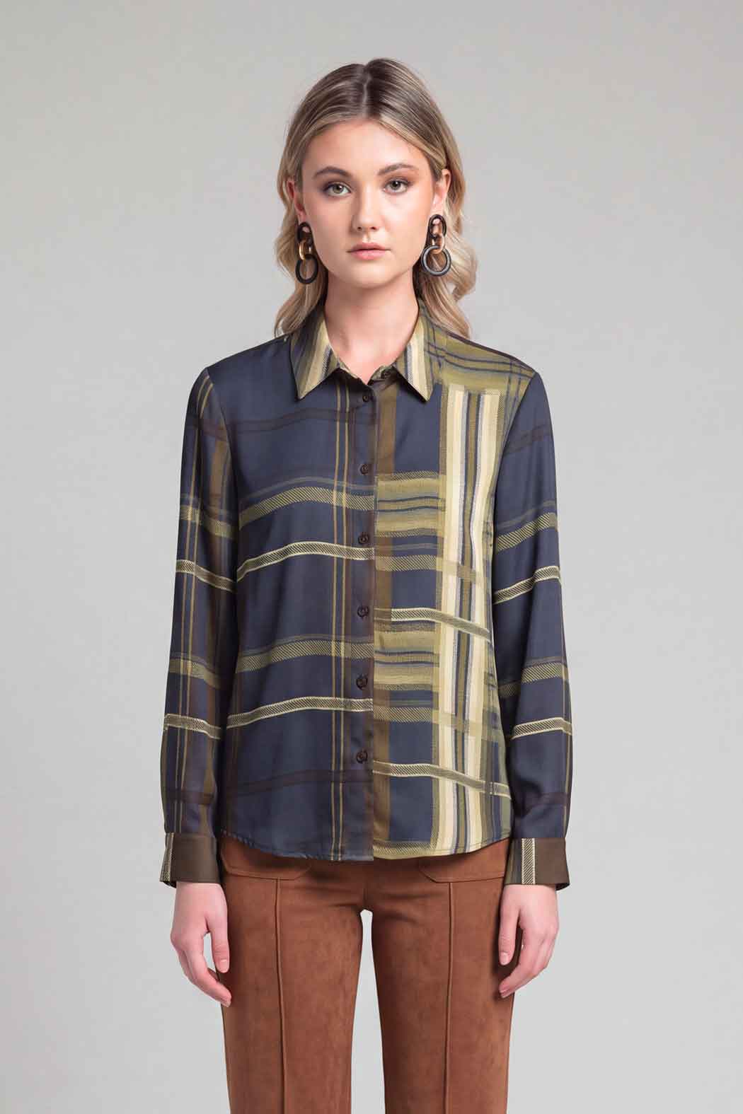 Blusa De Satin Estampada Con Manga Larga