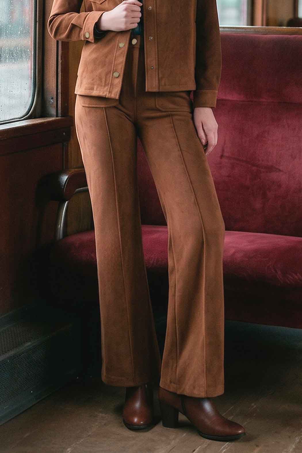 Pantalon De Gamusa Con Bolsas