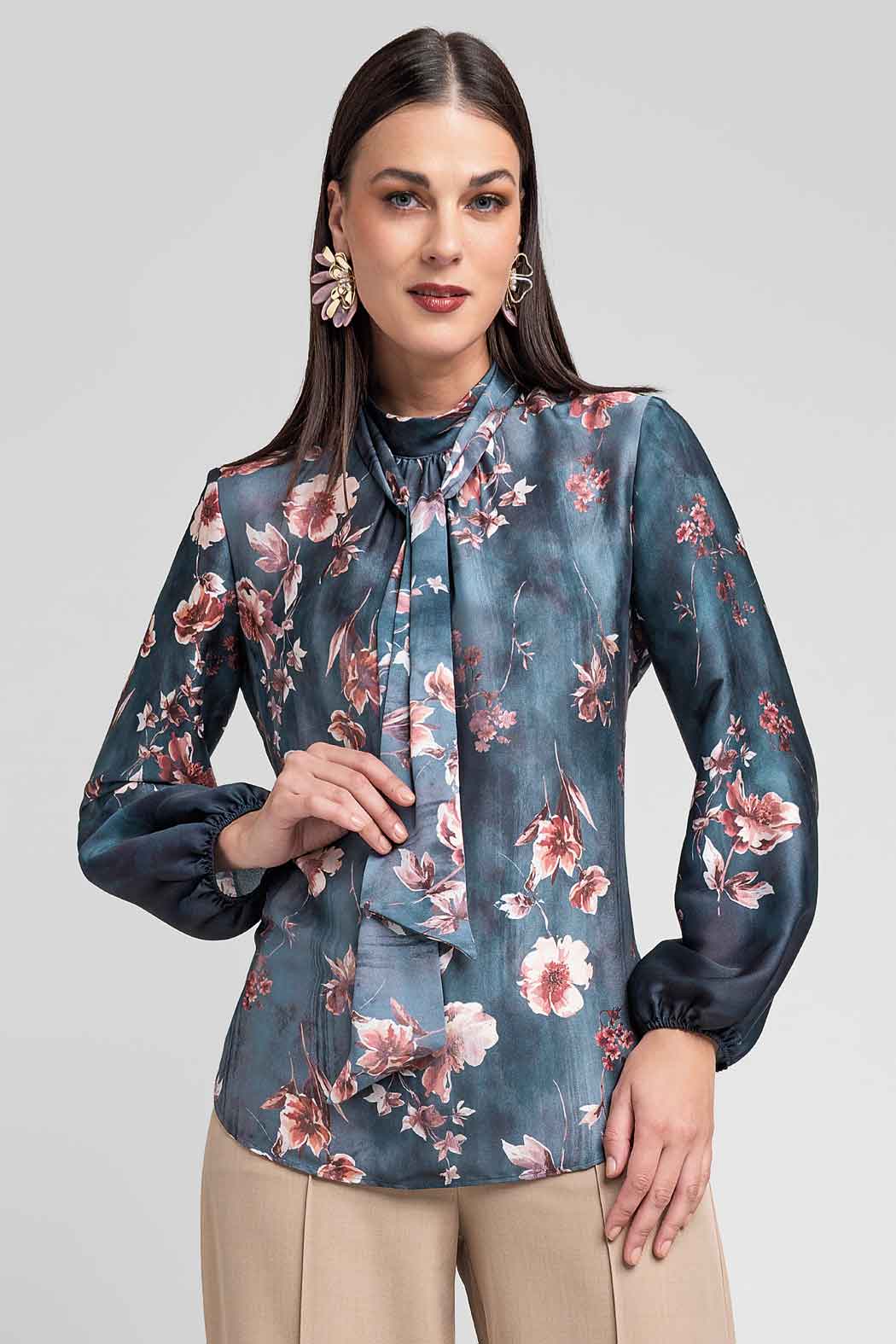 Blusa Con Estampado Floral Y Borbatin
