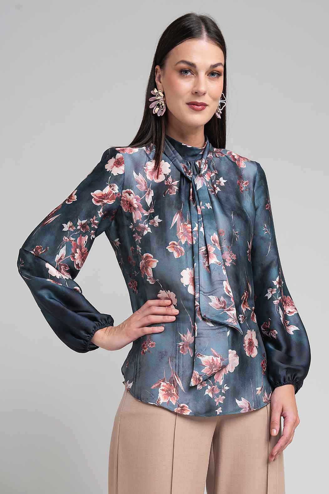 Blusa Con Estampado Floral Y Borbatin