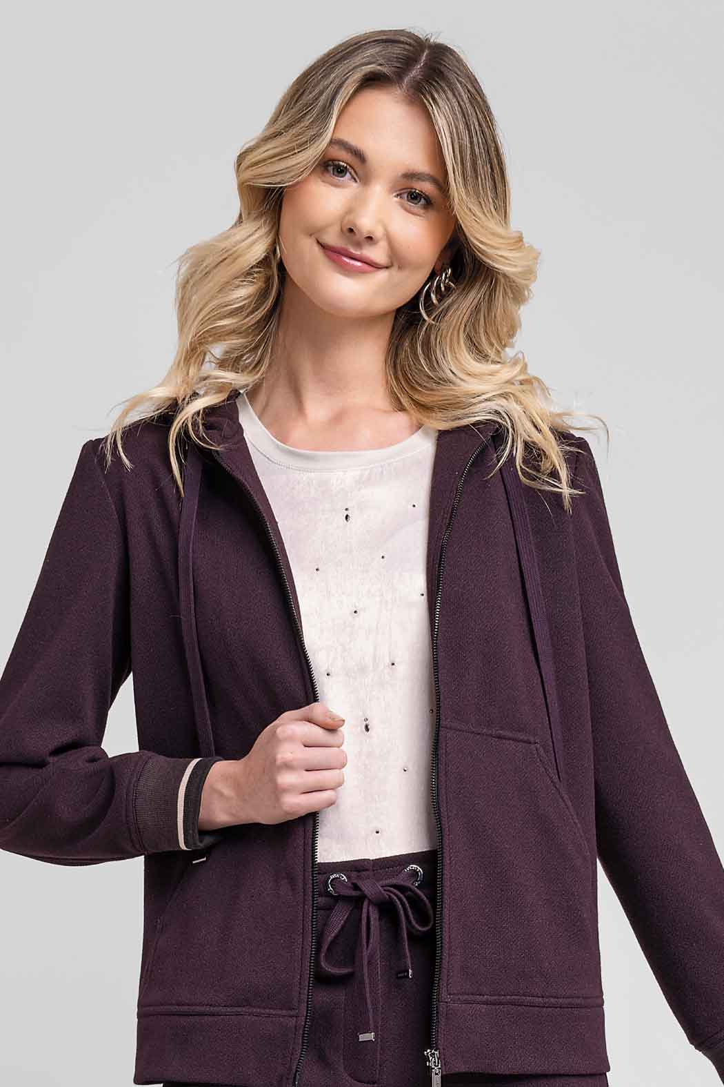 Blusa Con Brillos Y Cuello Redondo