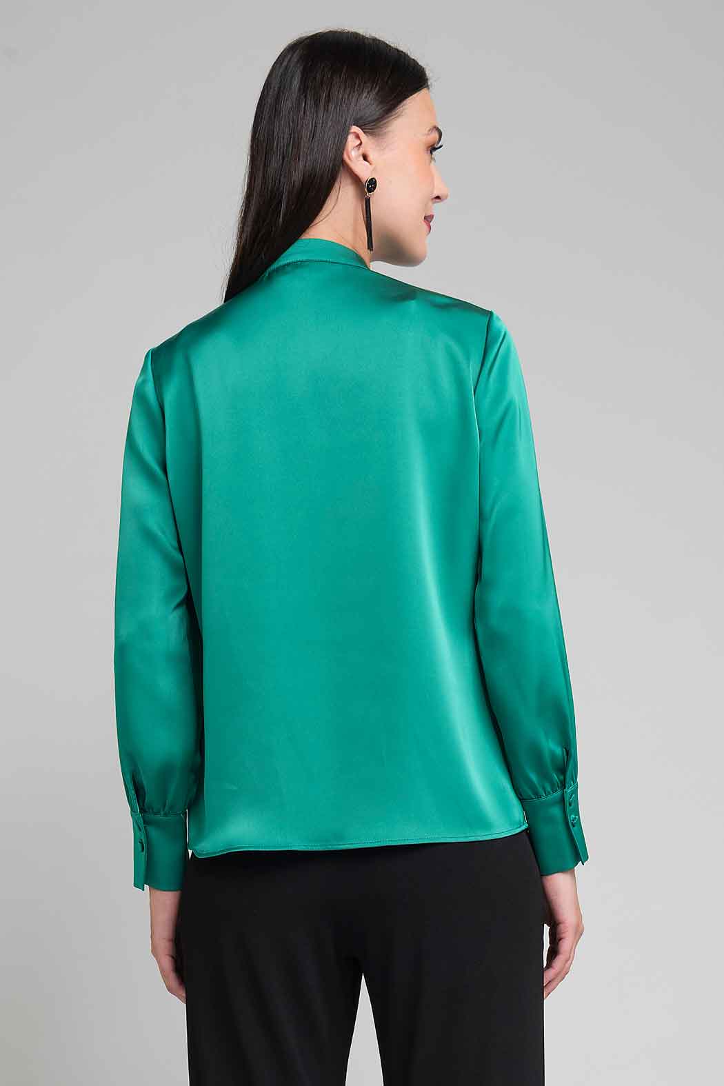 Blusa De Satin Con Olan Frontal