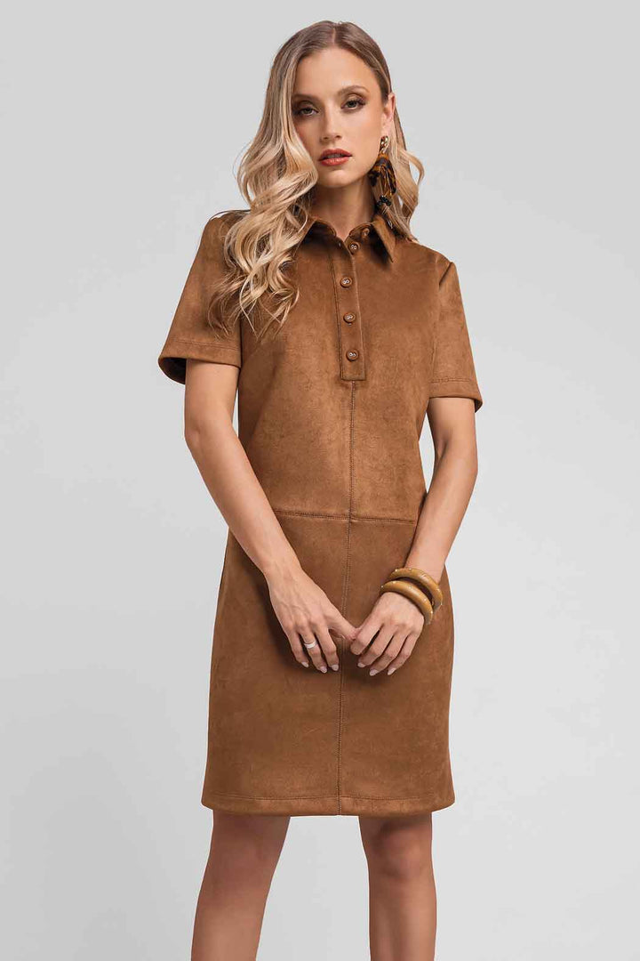 Vestido De Gamusa Con Manga Corta