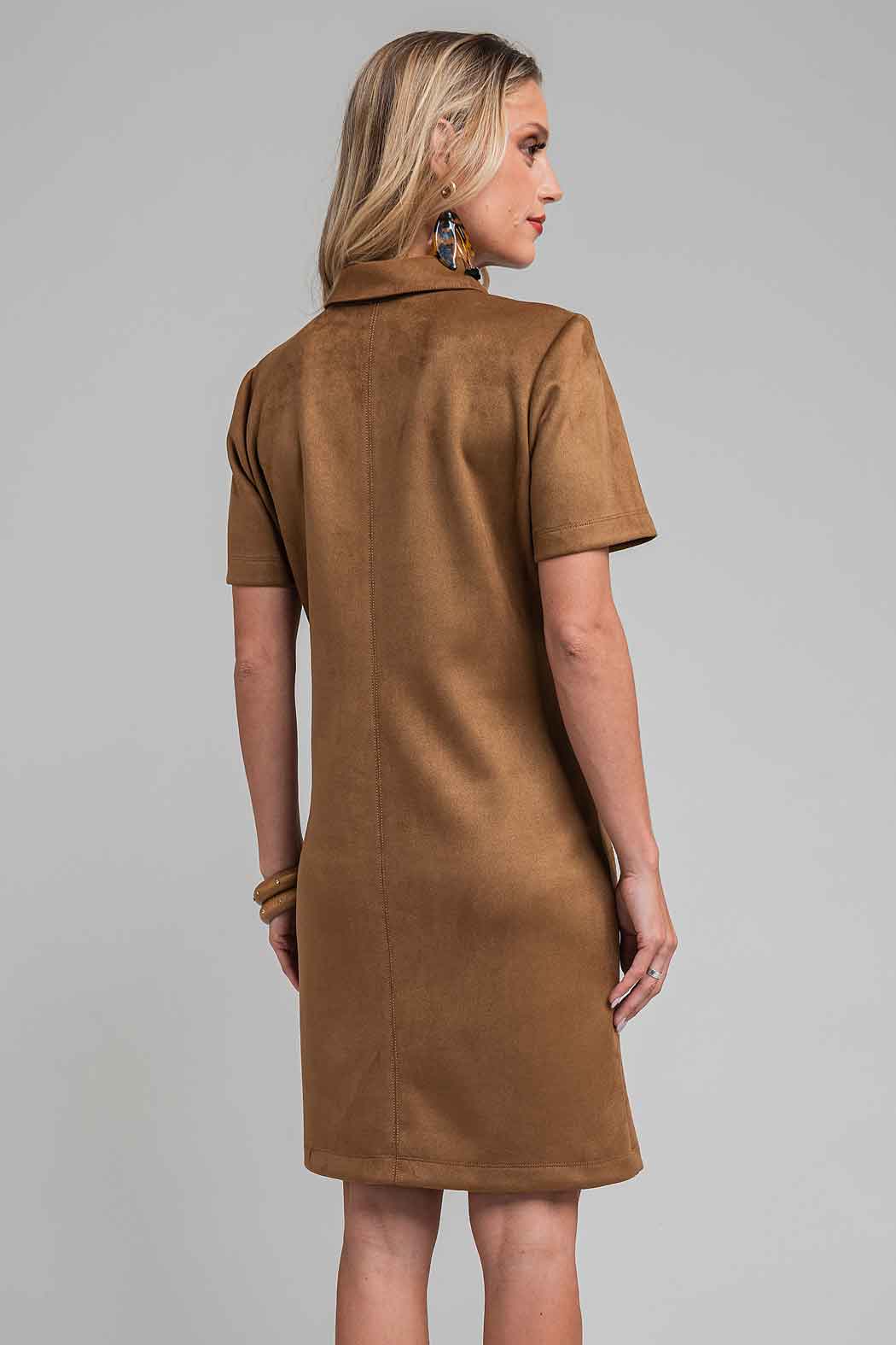 Vestido De Gamusa Con Manga Corta