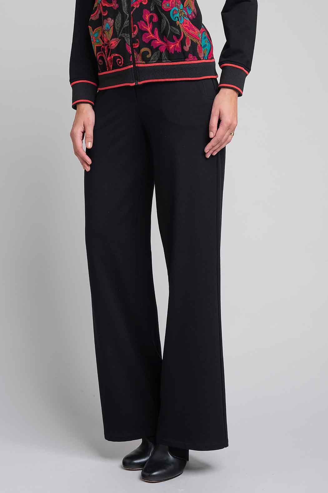 Pants Liso Con Bolsas Laterales