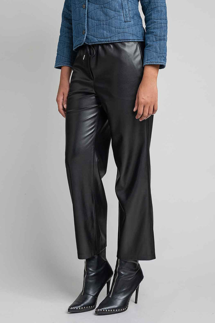 Pantalon De Vinipiel Con Resorte En Cintura