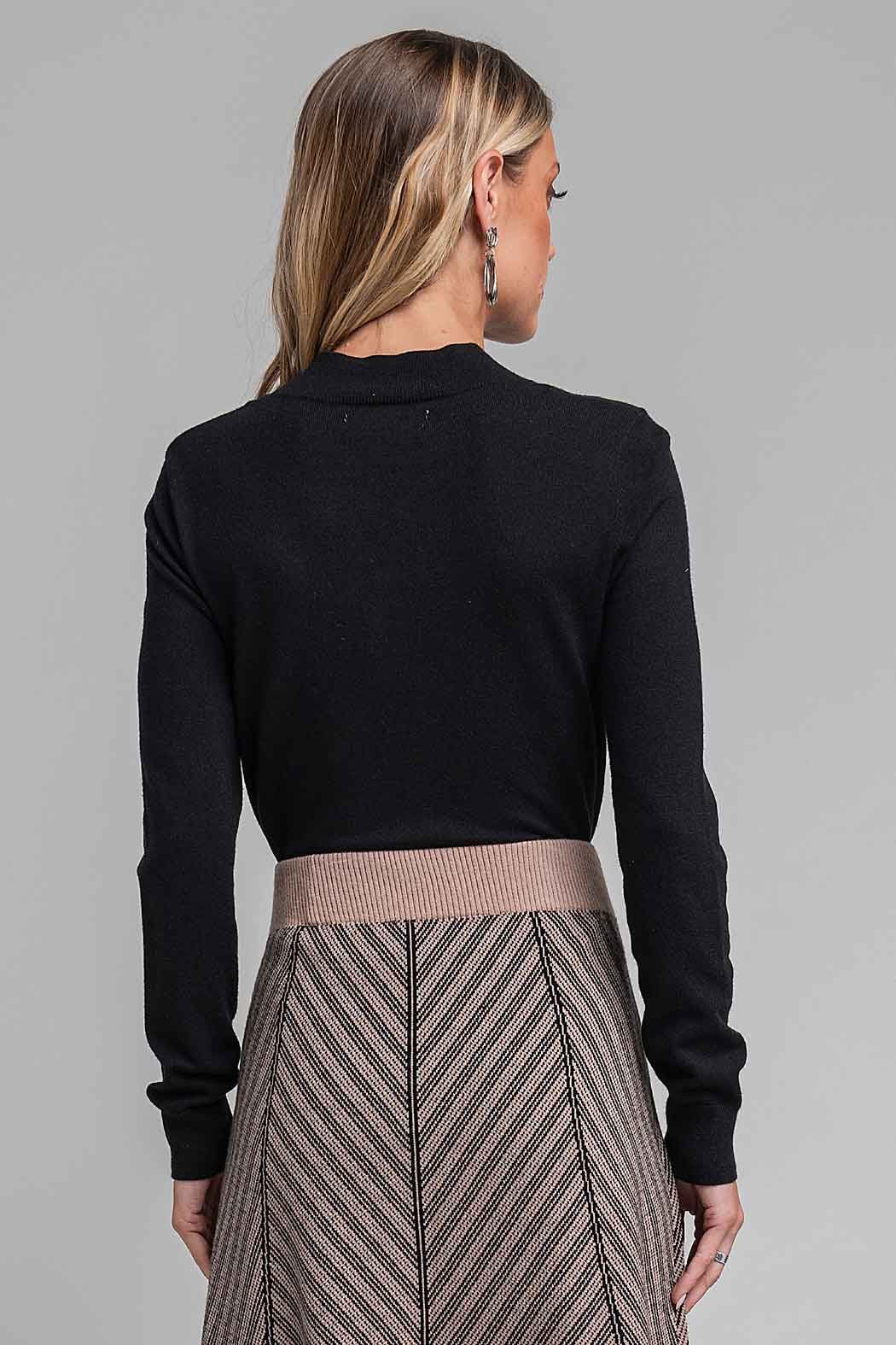 Sueter De Punto Con Cuello Alto