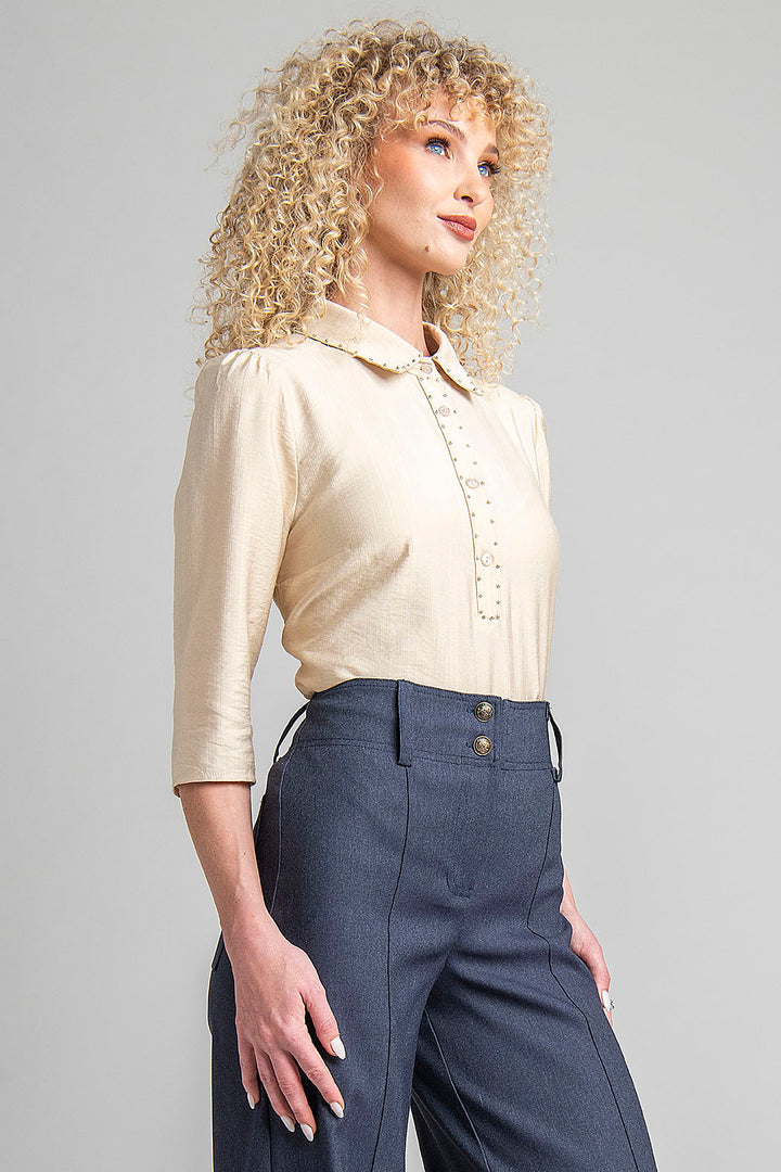Blusa Lisa Con Cuello Camisero