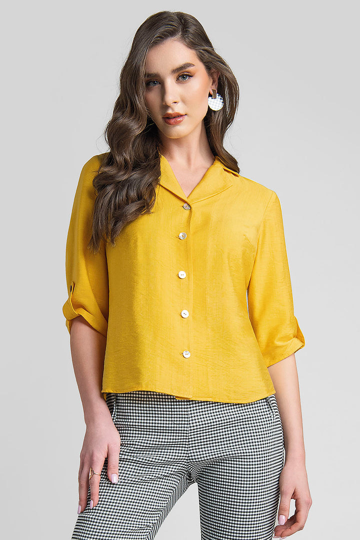 Blusa Con Cuello Camisero Y Solapa