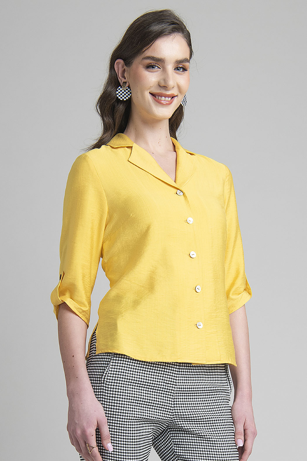 Blusa Con Cuello Camisero Y Solapa