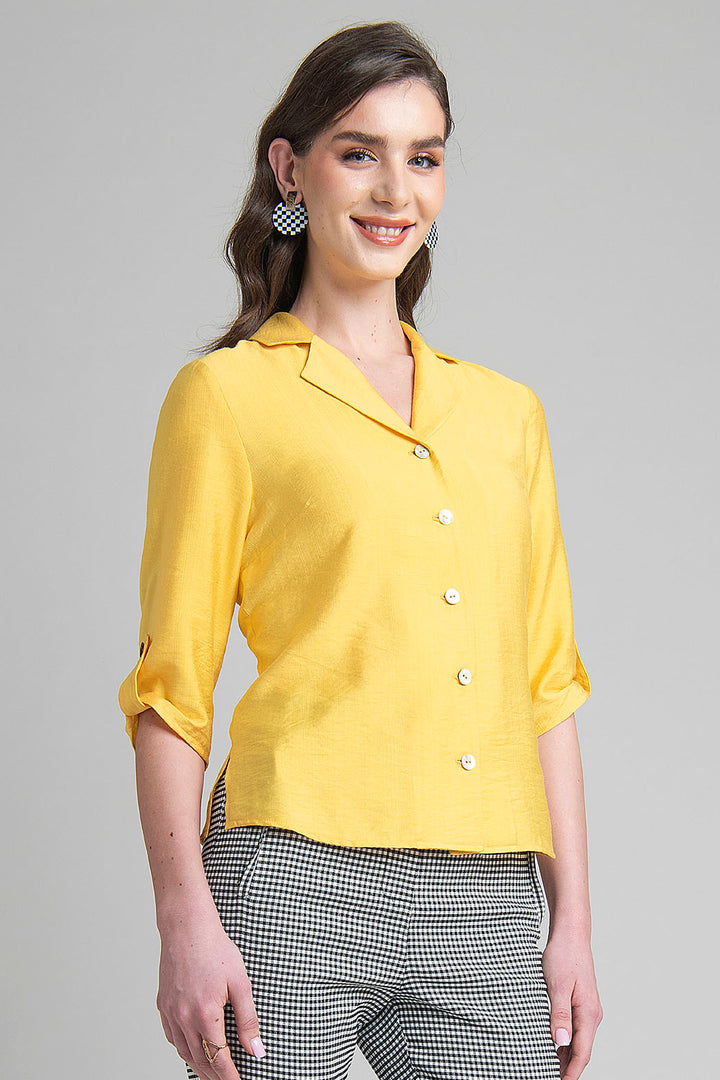 Blusa Con Cuello Camisero Y Solapa