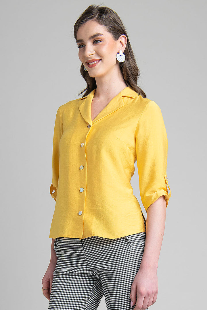 Blusa Con Cuello Camisero Y Solapa