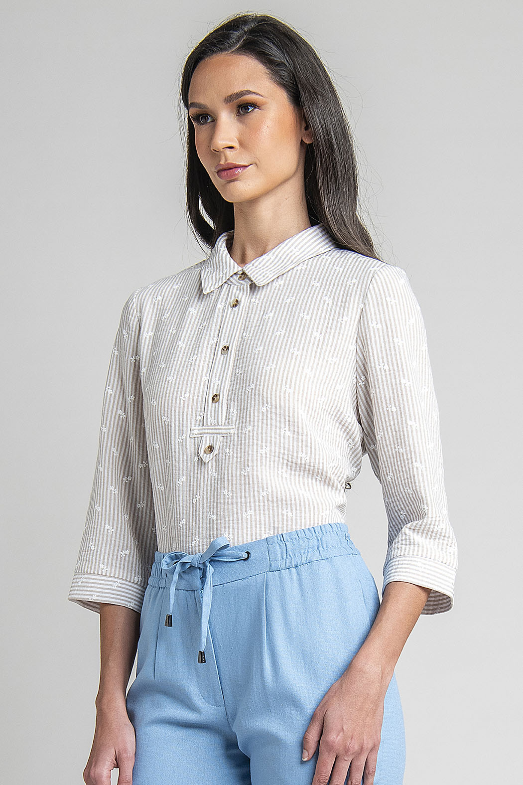Blusa Con Estampado De Suriles Flores