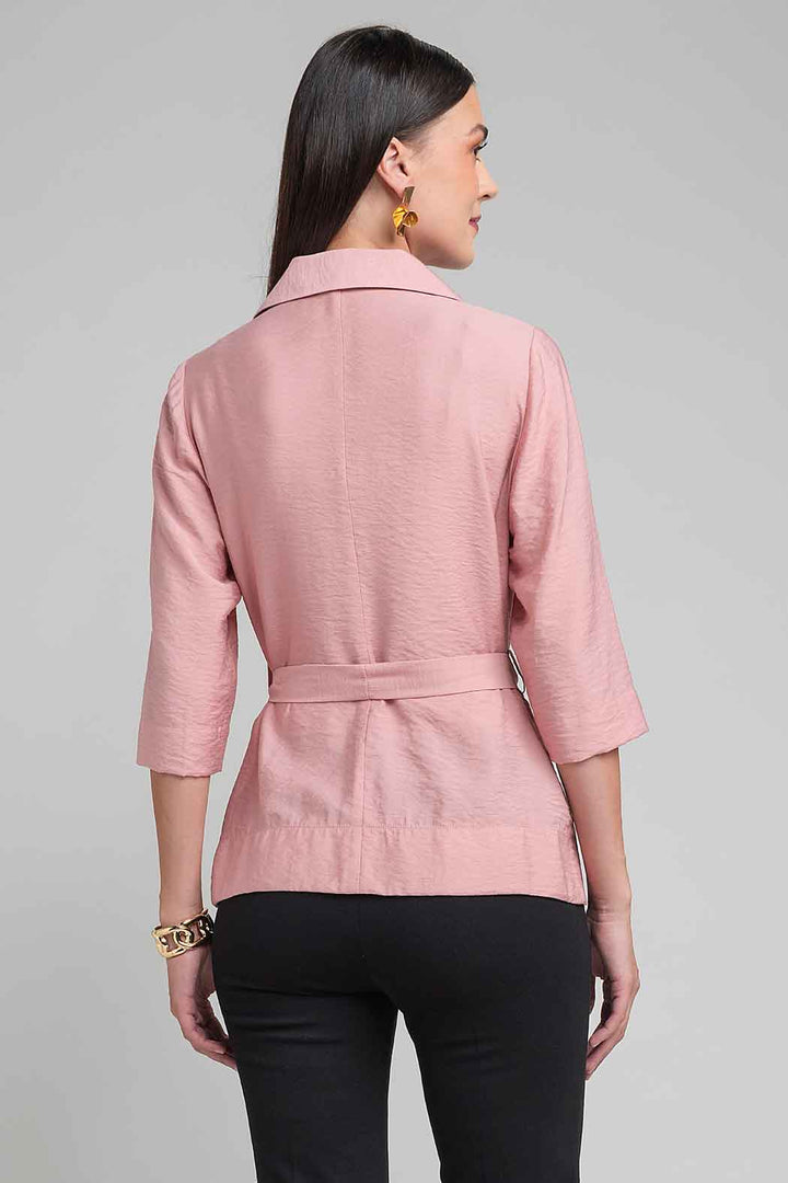 Blusa Lisa Con Cuello Camisero Y Banda En Cintura