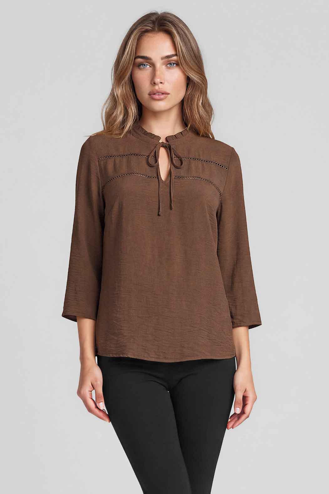 Blusa Con Manga 3/4 Y Cintas En Escote