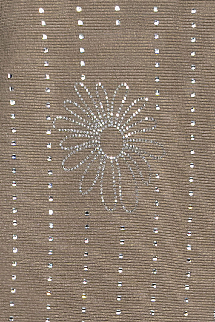 Sueter Con Detalles De Flores Con Pedreria Al Frente