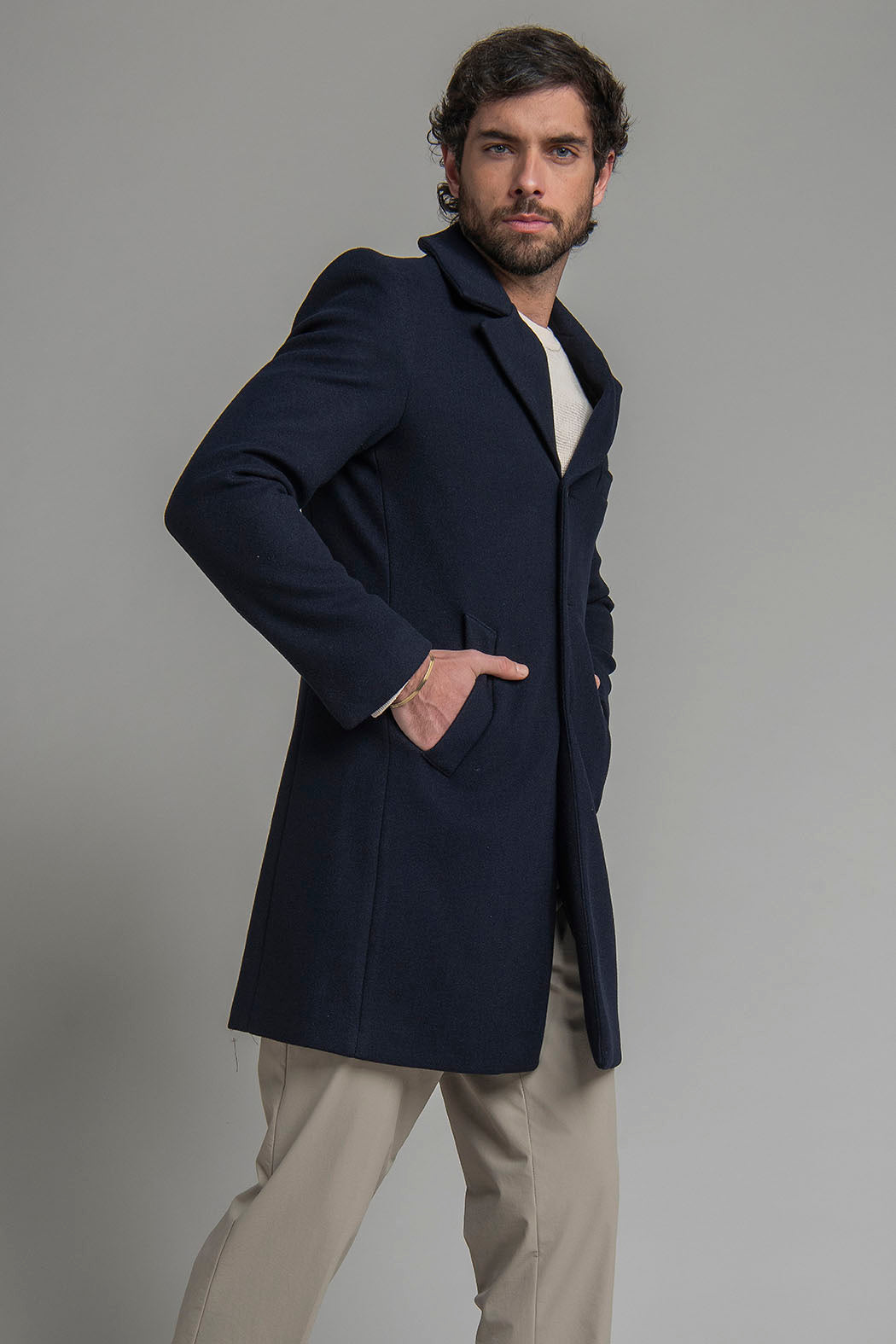 Abrigo Con Solapa Y Botones Al Frente