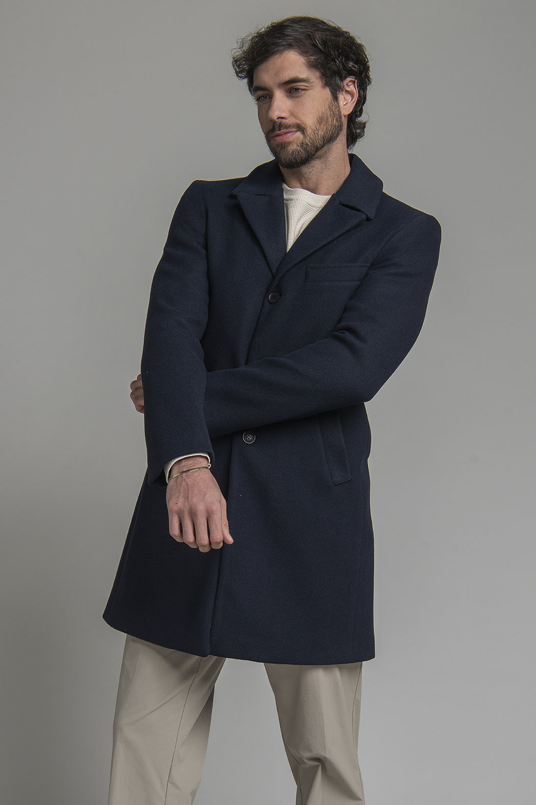 Abrigo Con Solapa Y Botones Al Frente