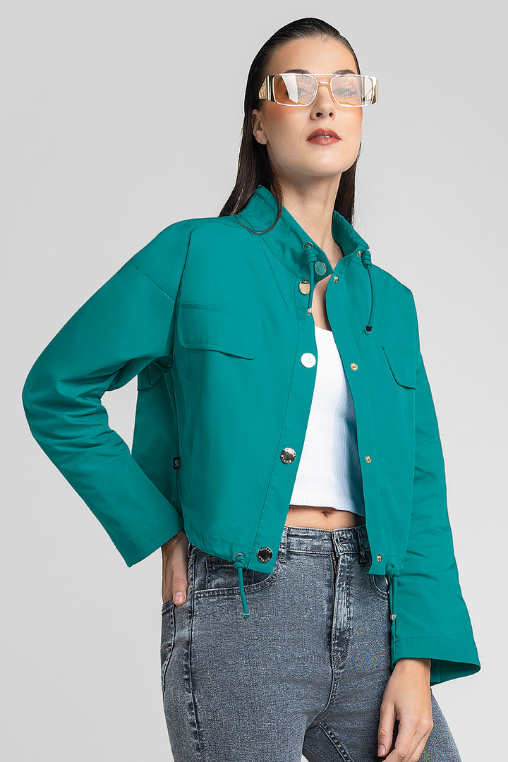 Gabardina Corta Con Cuello Alto