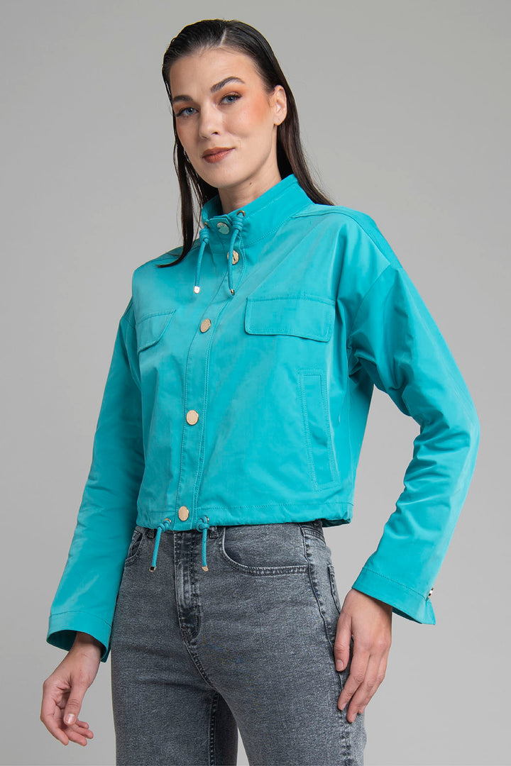 Gabardina Corta Con Cuello Alto