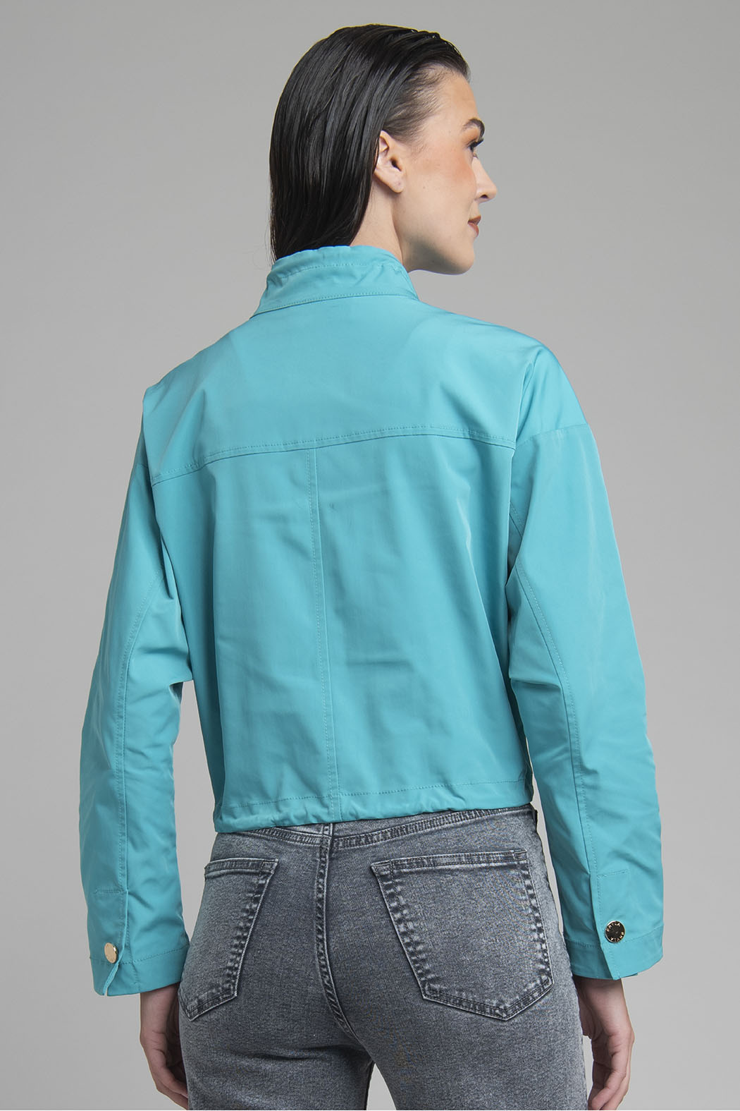 Gabardina Corta Con Cuello Alto