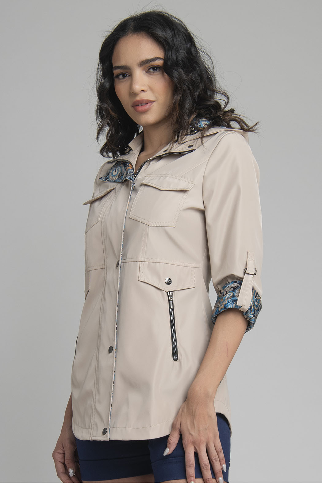 Gabardina Con Capucha Desmonrable