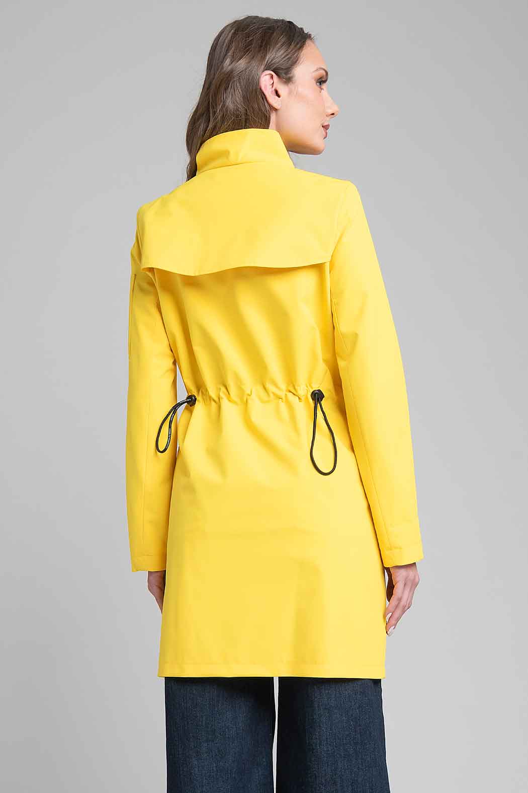 Gabardina Larga Con Cuello Alto Y Broches Al Frente
