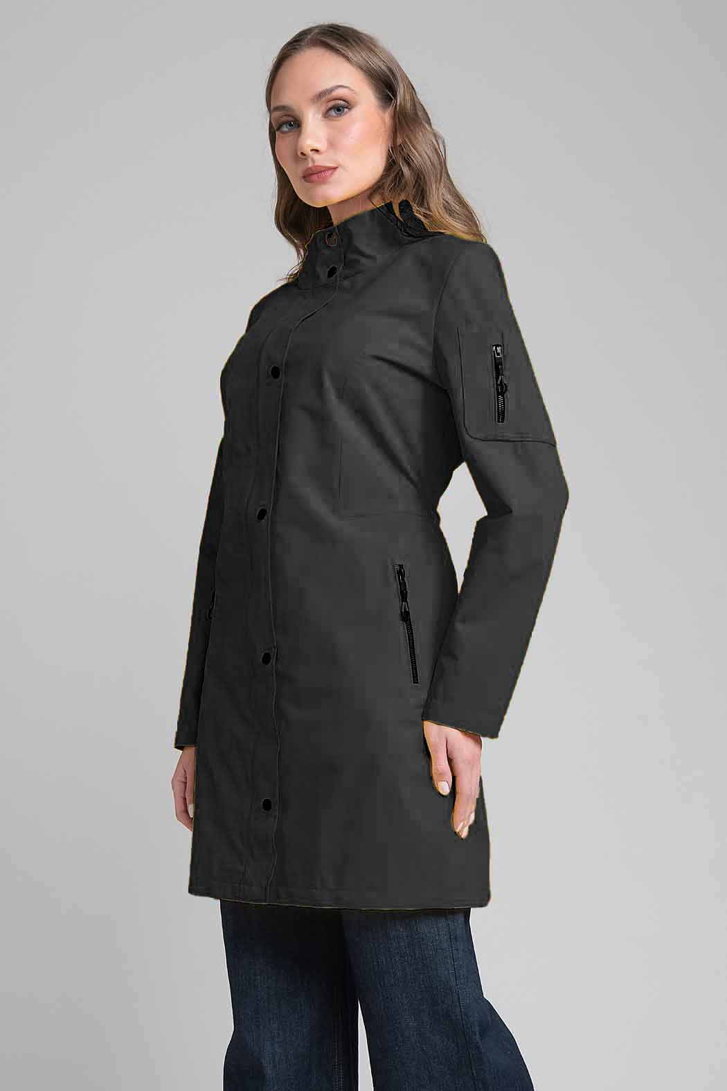 Gabardina Larga Con Cuello Alto Y Broches Al Frente