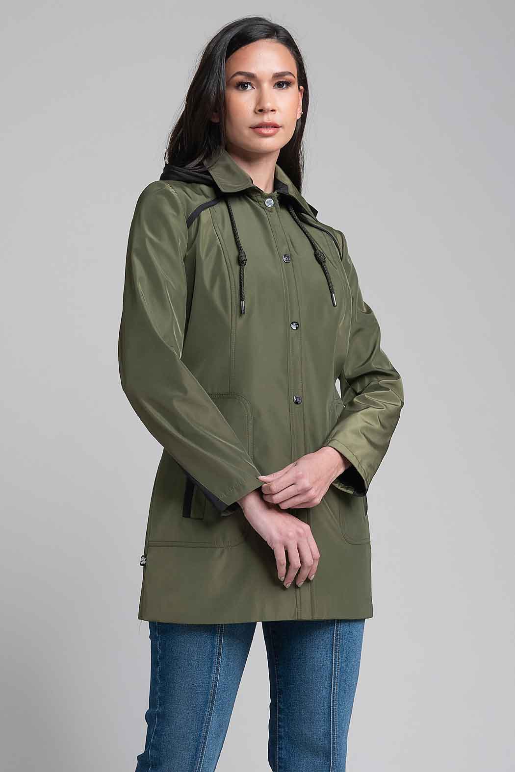 Gabardina Con Capucha Y Broches Al Frente