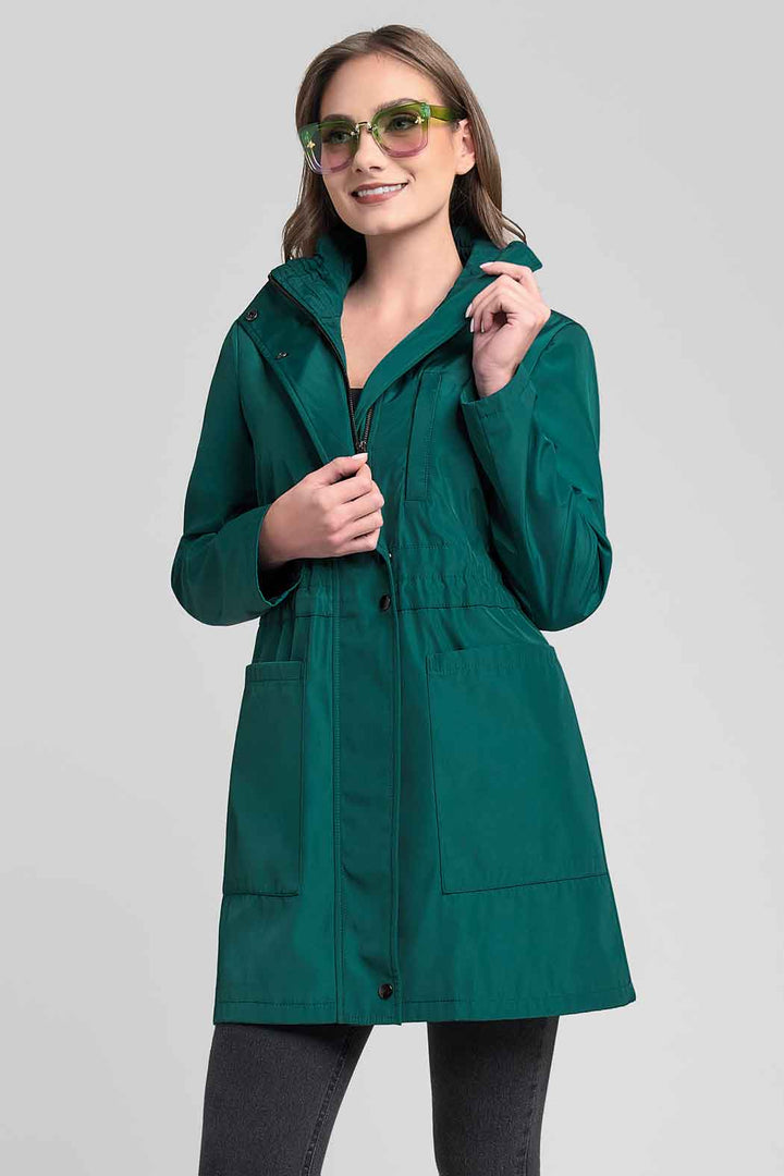 Gabardina Con Cuello Alto Y Jareta En Cintura
