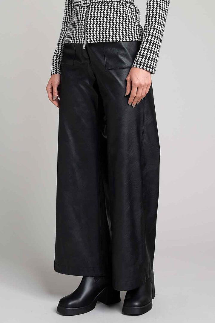 Pantalon De Vinipiel Corte Ancho