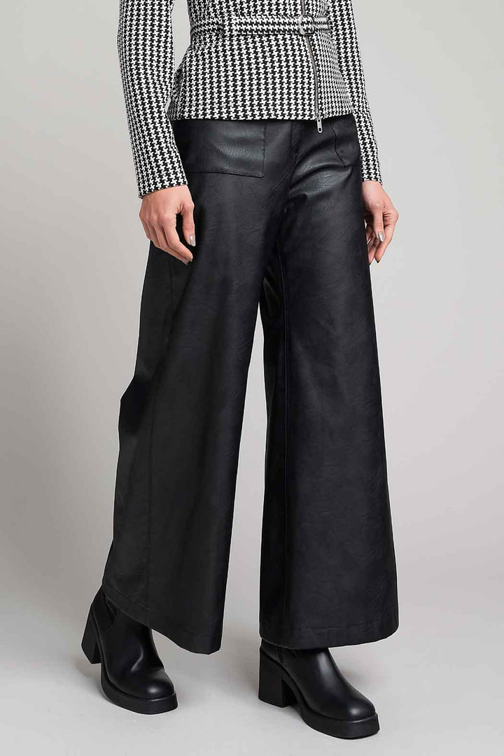 Pantalon De Vinipiel Corte Ancho