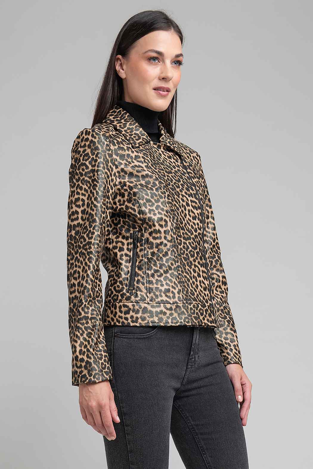 Chamarra Corta Con Cierre Lateral Estampado Animal Print