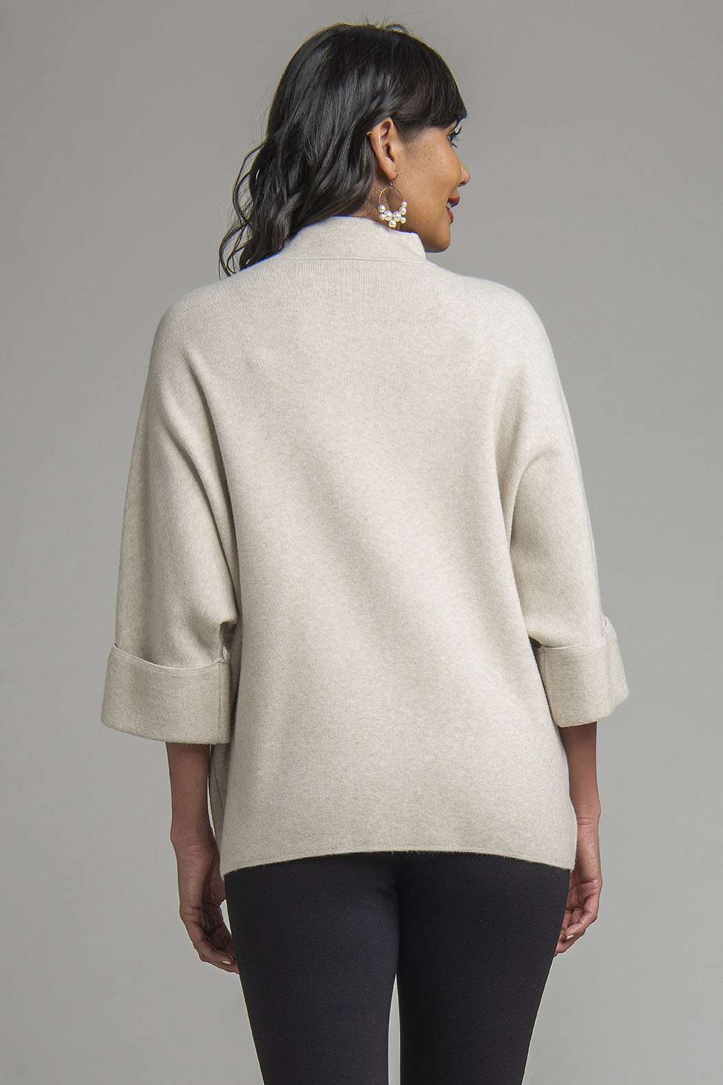 Sueter De Punto Con Pedreria En Cuello