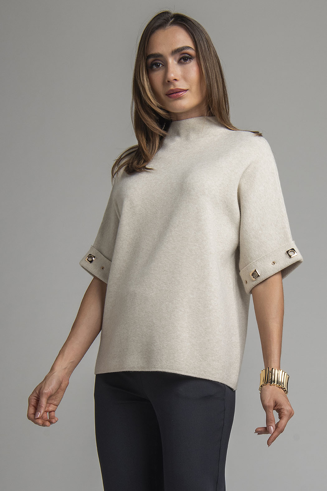 Sueter De Punto Con Cuello Alto Y Detalles En Mangas