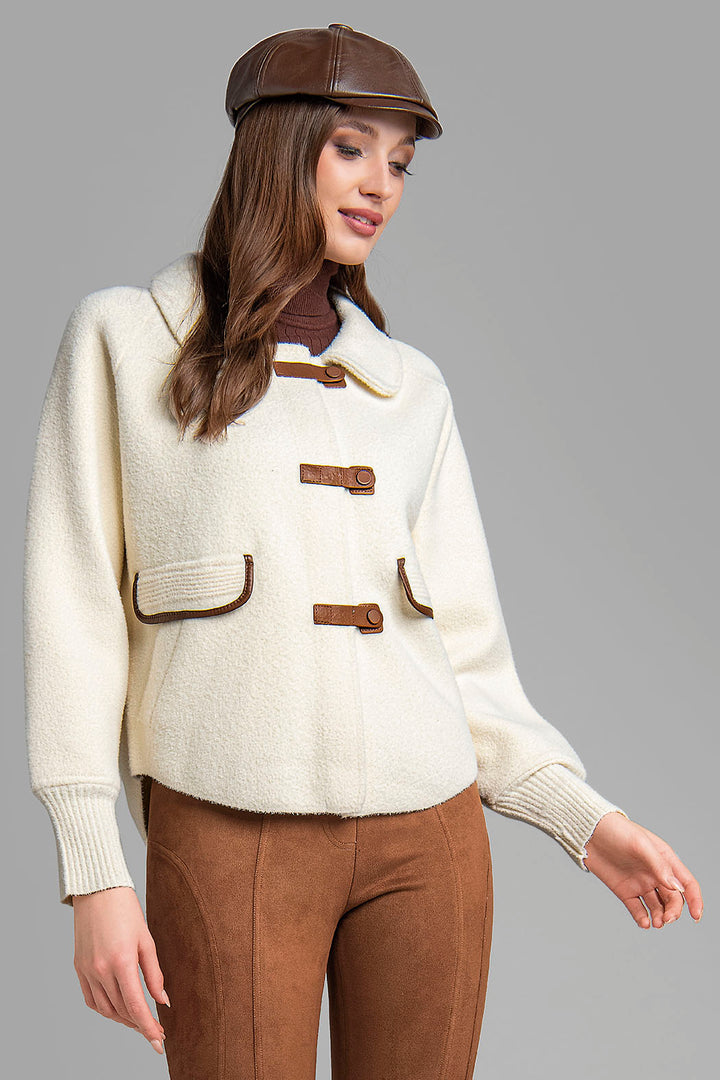 Sueter Con Broches Al Frente Y Bolsas