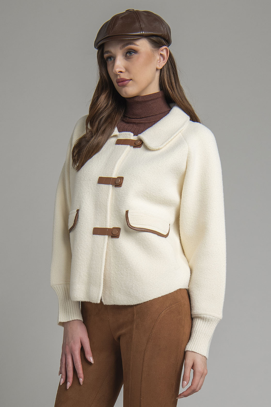 Sueter Con Broches Al Frente Y Bolsas