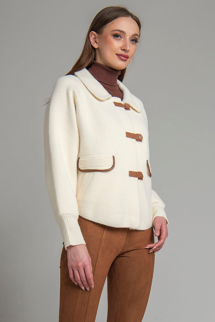 Sueter Con Broches Al Frente Y Bolsas