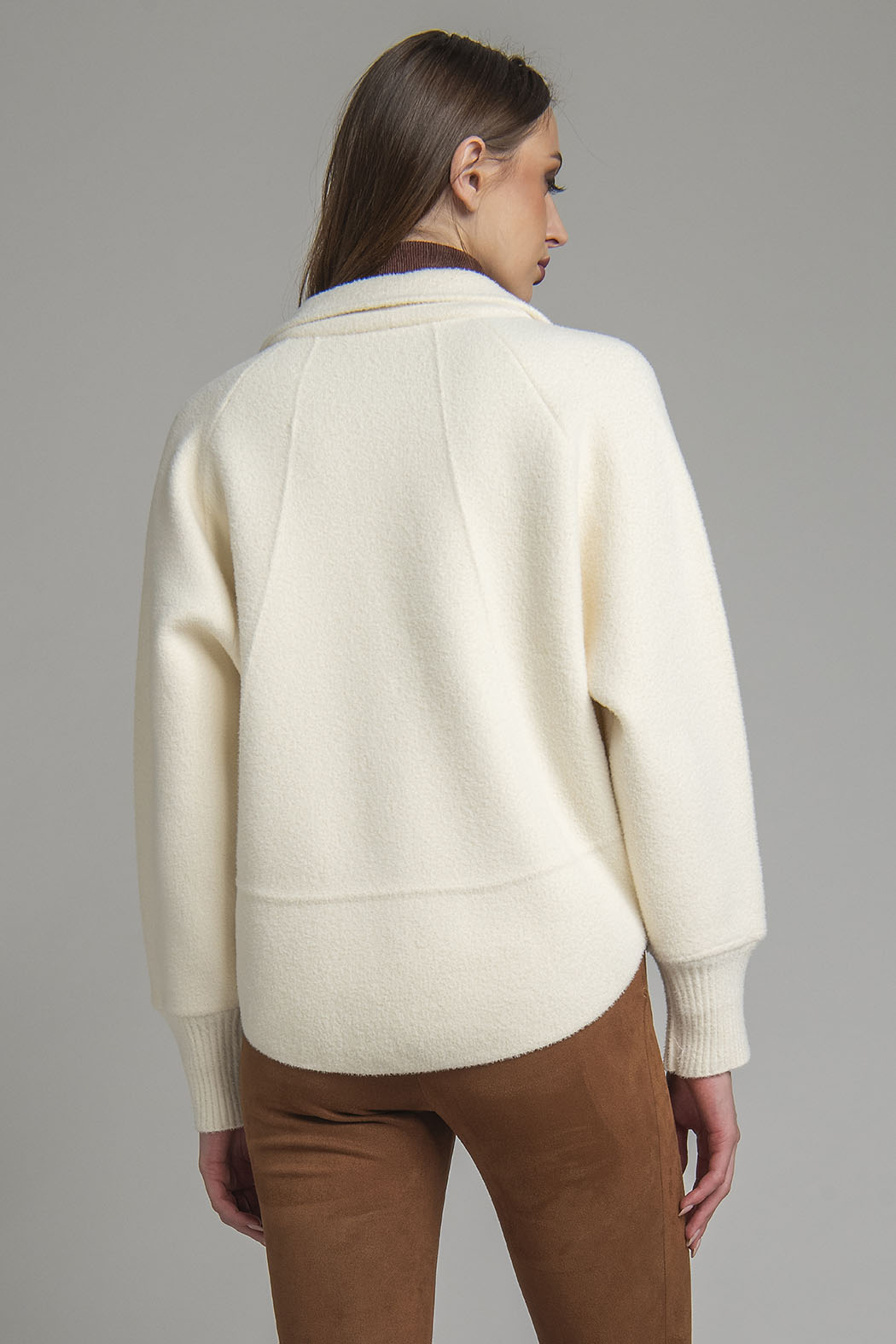 Sueter Con Broches Al Frente Y Bolsas