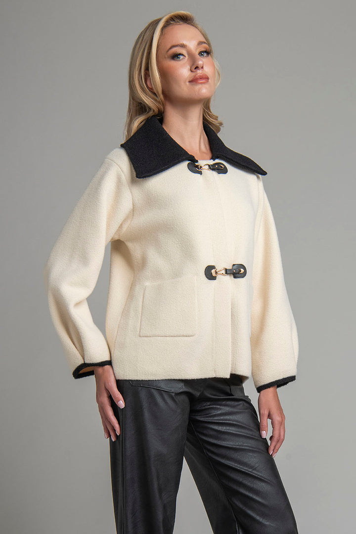 Sueter Con Broches Al Frente