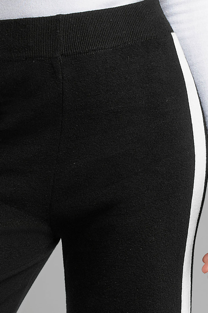 Pantalon De Punto Corte Recto Con Lineas En Lateral