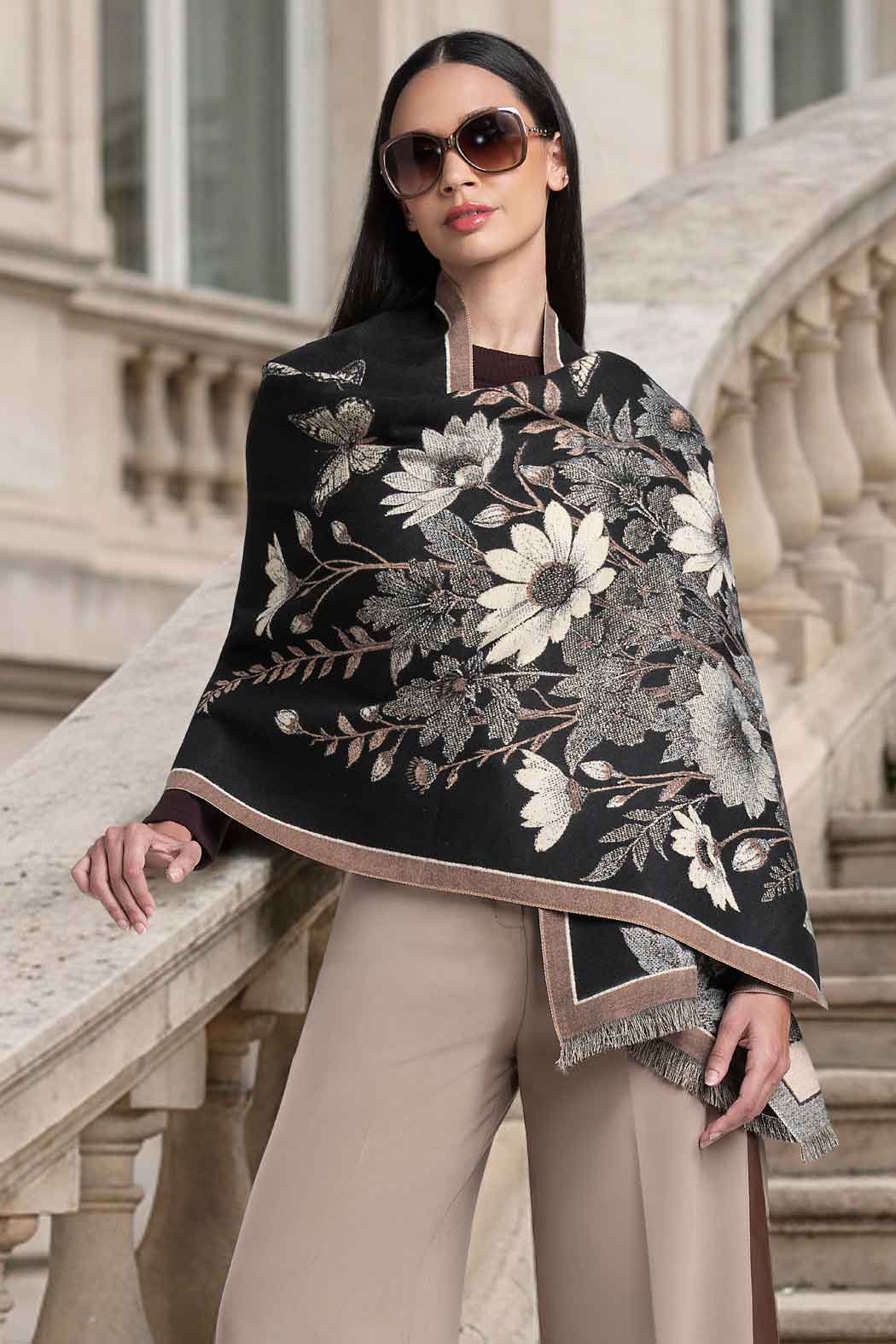 Capa Con Estampado Floral