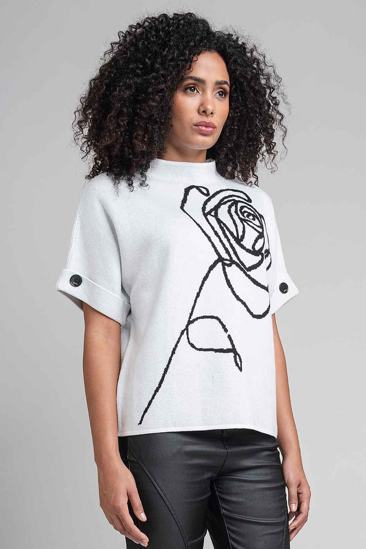 Sueter Cerrado Con Estampado Bordado
