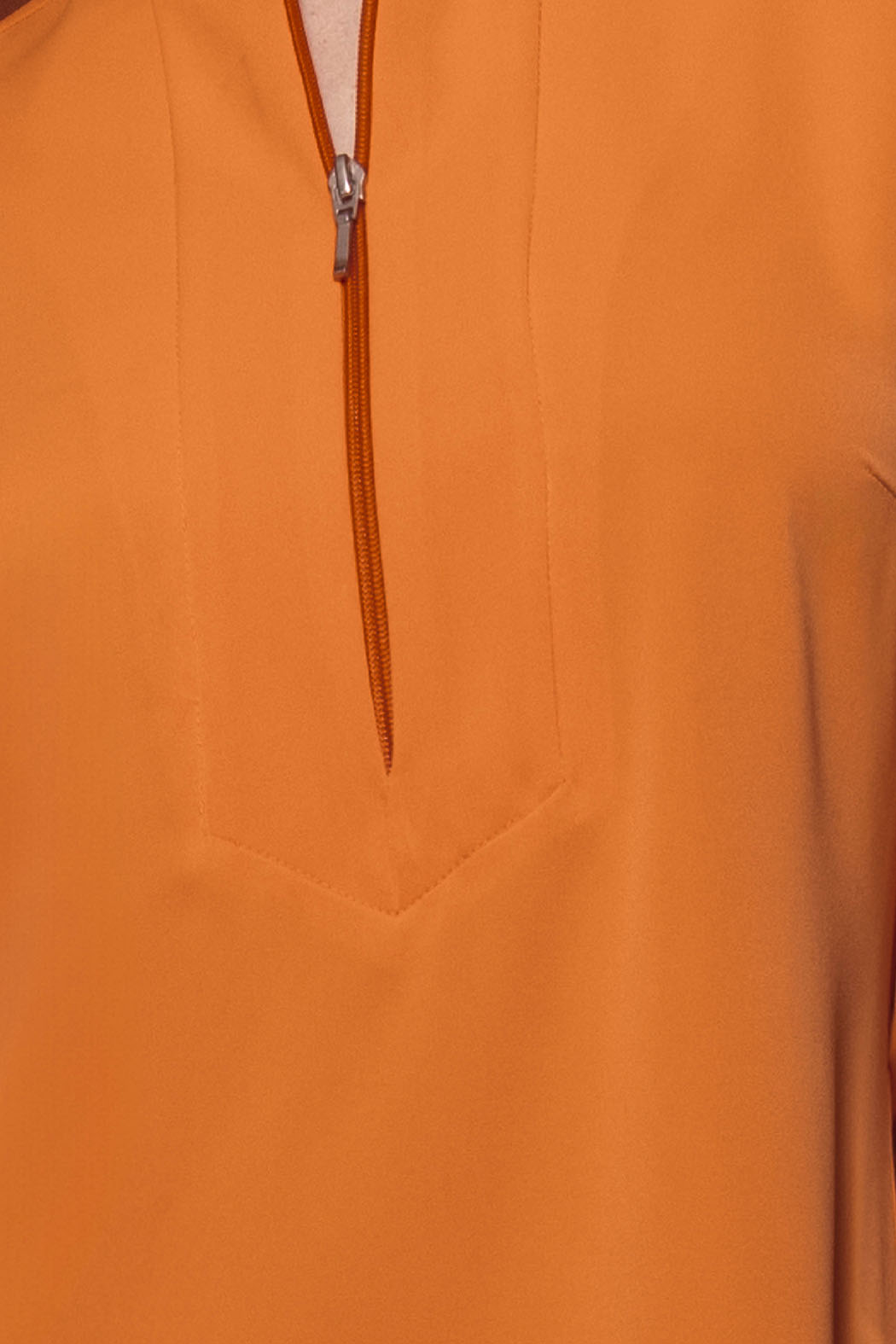 Vestido Liso Con Cierre Al Frente