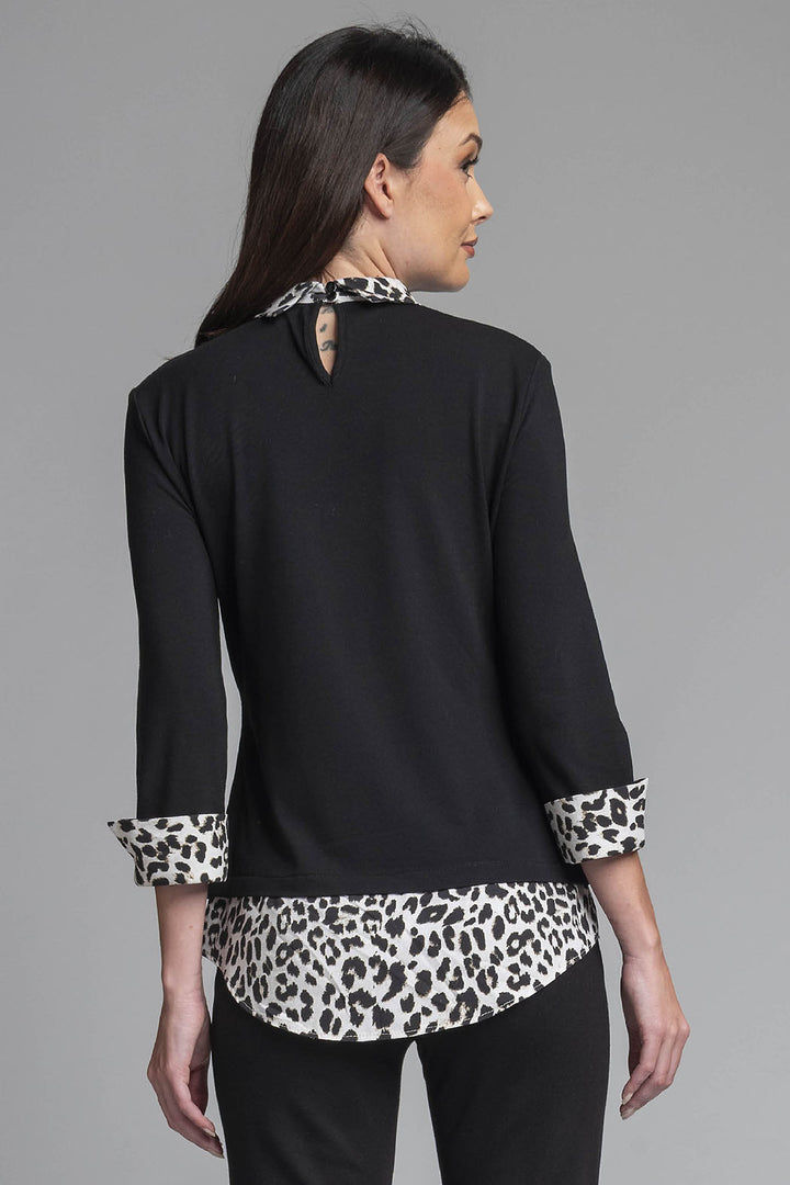Blusa  Con Estampado De Animal Print En Puños Y Cuello