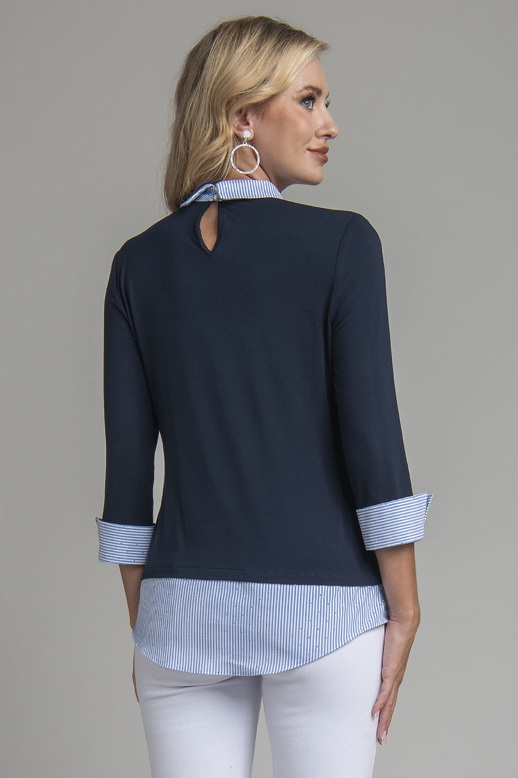Blusa Con Brillos En Cuello, Puños Y Bajo